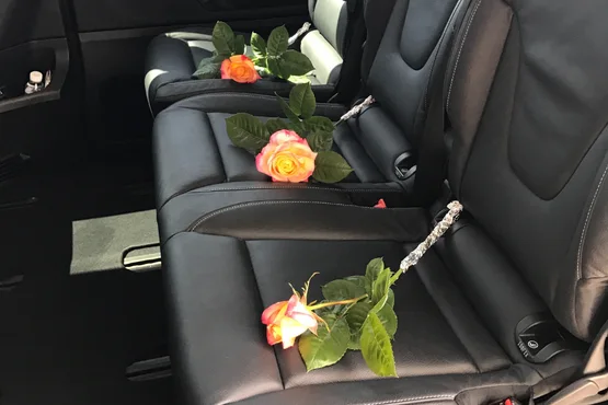 location véhicule et chauffeur pour mariage à Cannes en VTC
